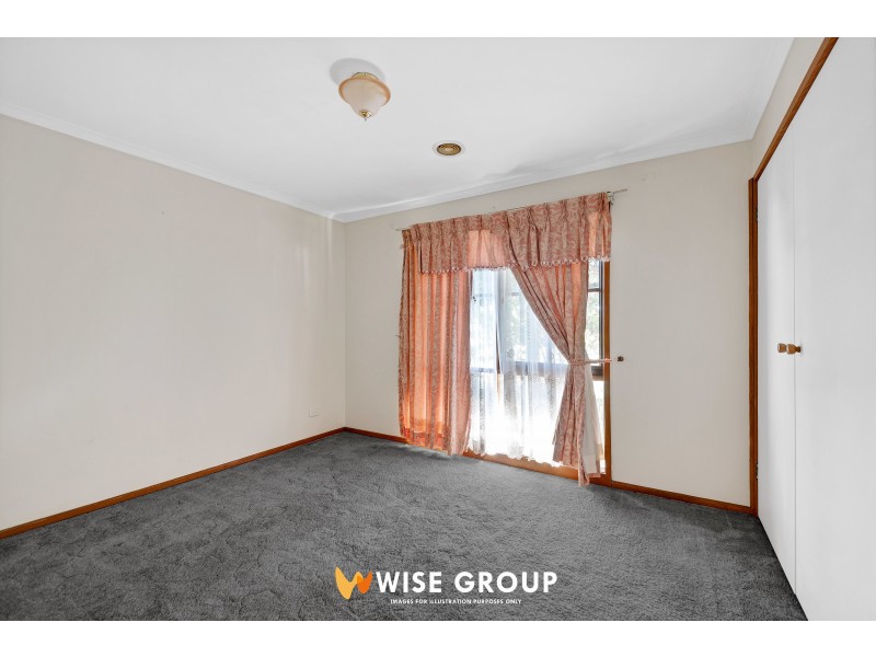 13 Gipps Crescent, Cranbourne North VIC 3977