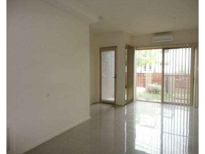 2/2-4 Hutton Street, Dandenong VIC 3175