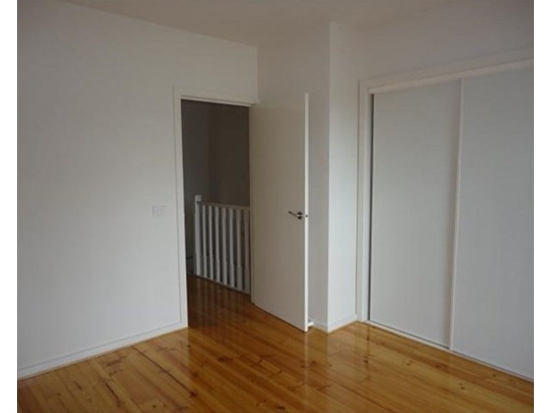 2/2-4 Hutton Street, Dandenong VIC 3175