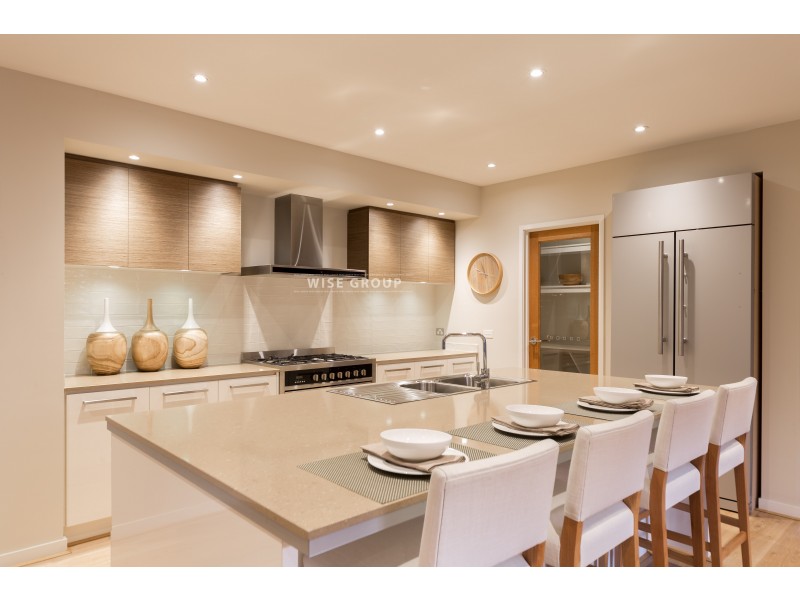 8 Epsom Lane, Cranbourne North VIC 3977