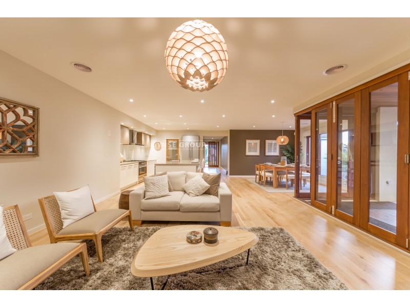 8 Epsom Lane, Cranbourne North VIC 3977