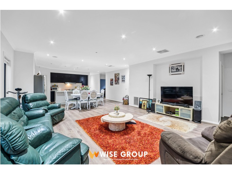 25 Lucinda Lane, Cranbourne North VIC 3977