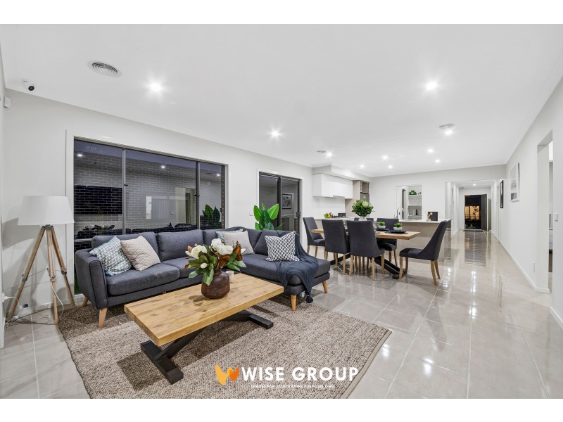 6 Noah Road, Clyde North VIC 3978