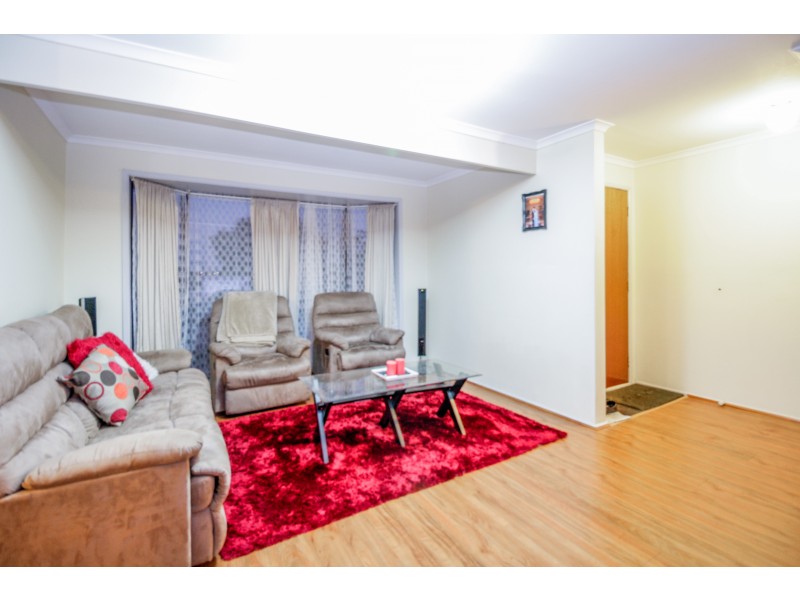 77 Warana Drive, Hampton Park VIC 3976