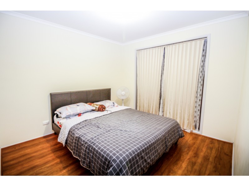 77 Warana Drive, Hampton Park VIC 3976