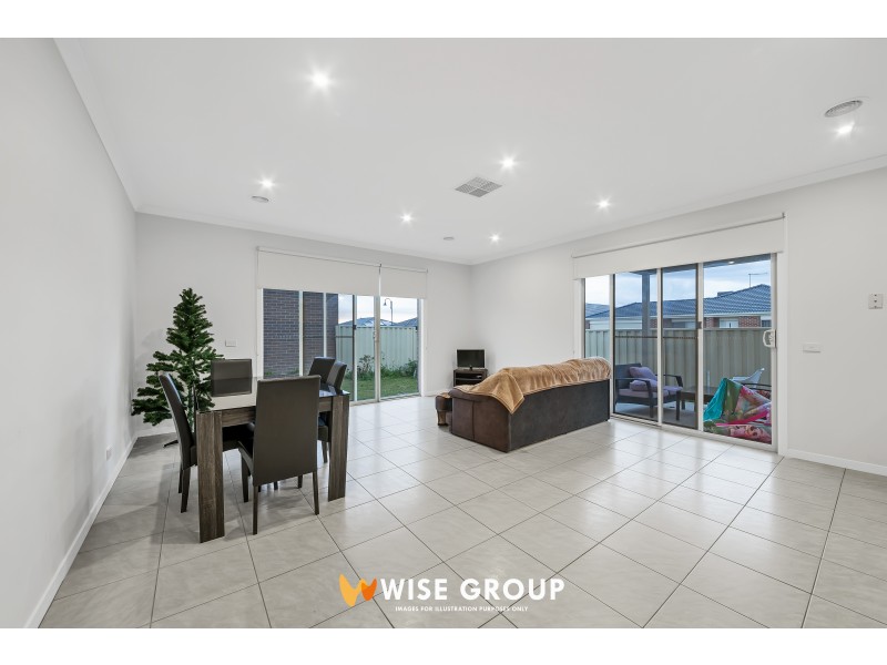 87 Bluehills Blvd, Pakenham VIC 3810