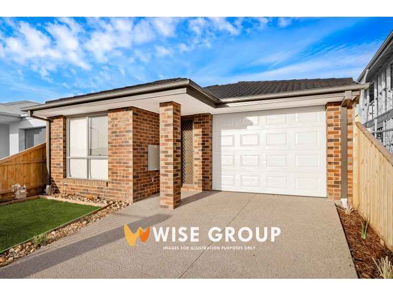 8 Maywood Street, Pakenham VIC 3810