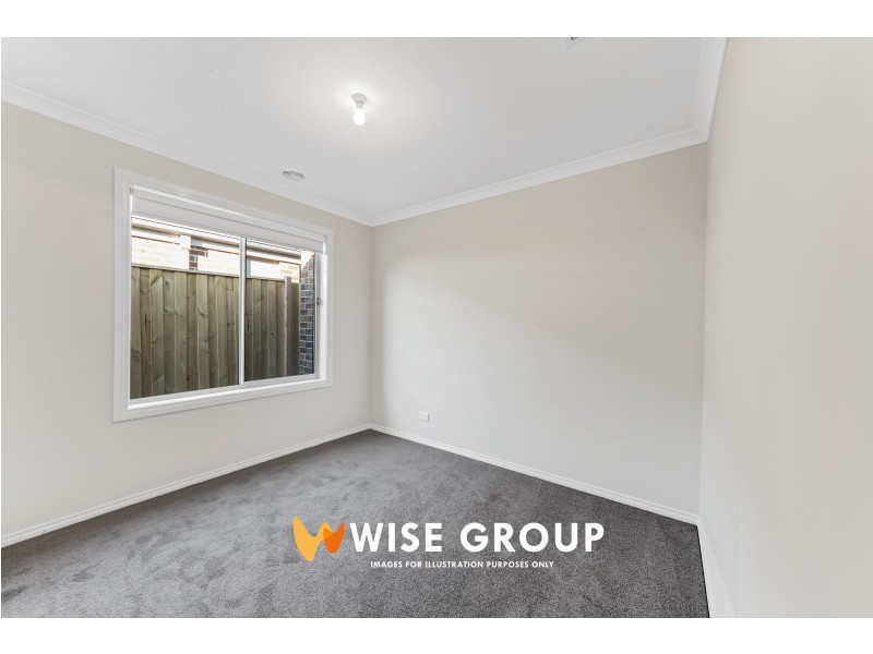 8 Maywood Street, Pakenham VIC 3810