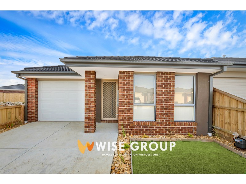 22 MAYWOOD STREET, Pakenham VIC 3810