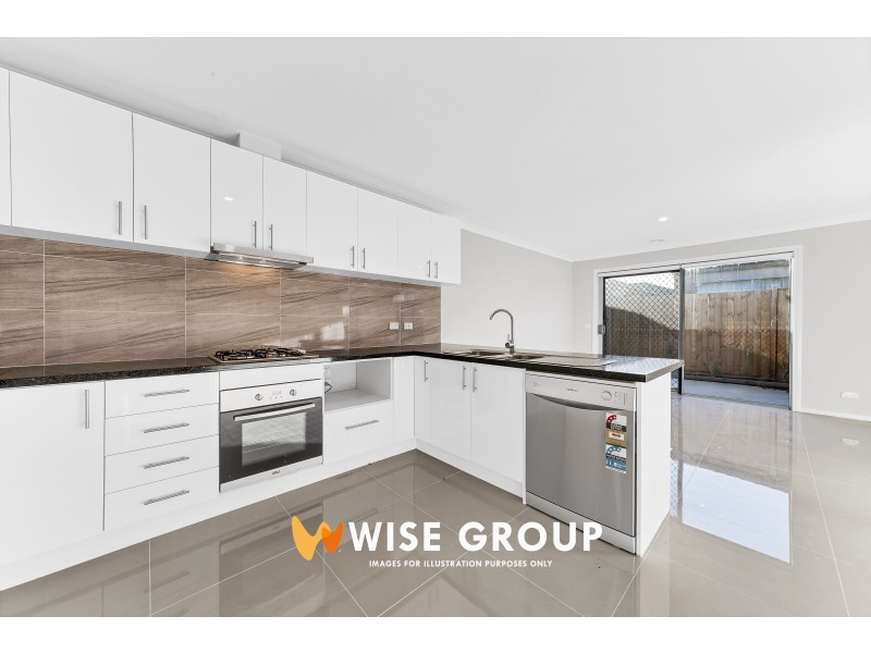 22 MAYWOOD STREET, Pakenham VIC 3810