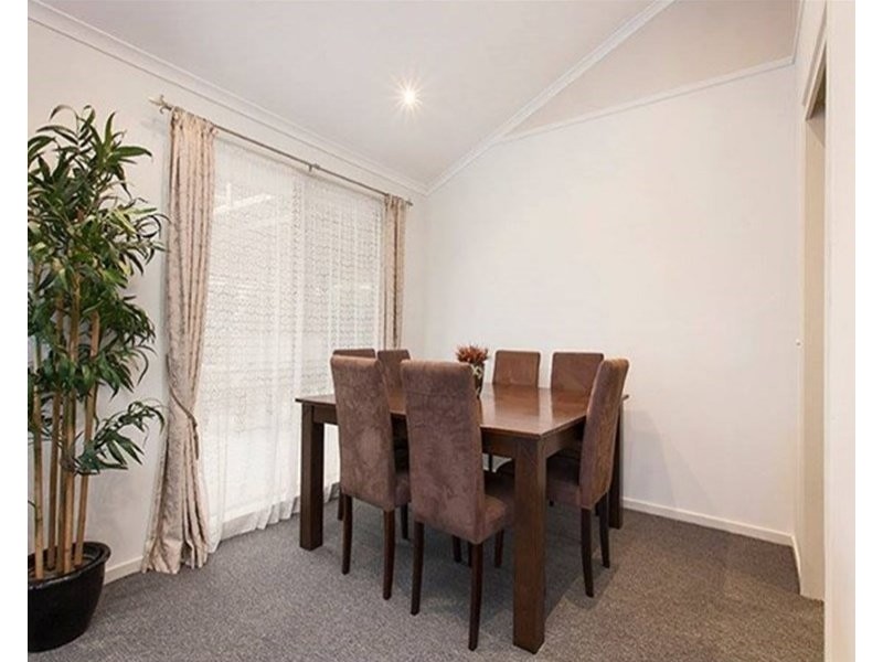 5 Chadbourn Place, Narre Warren South VIC 3805