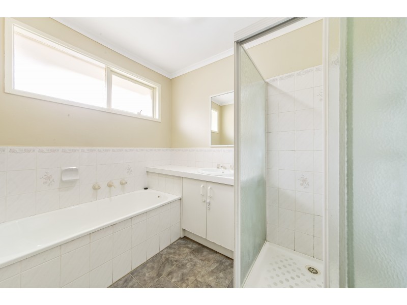 1 Kauri Court, Hampton Park VIC 3976