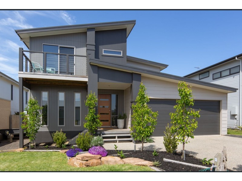 9 Waterford Drive, Cowes VIC 3922