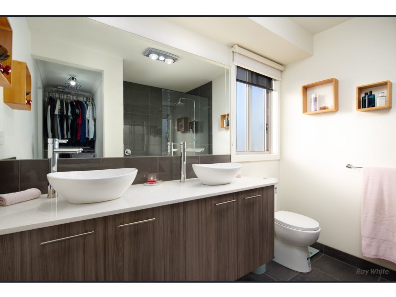 9 Waterford Drive, Cowes VIC 3922
