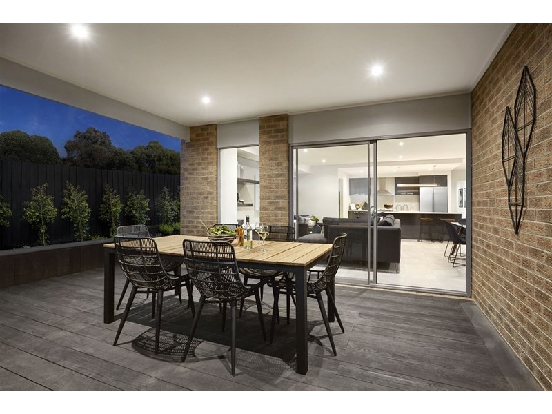 24 Welsh Crescent, Clyde North VIC 3978