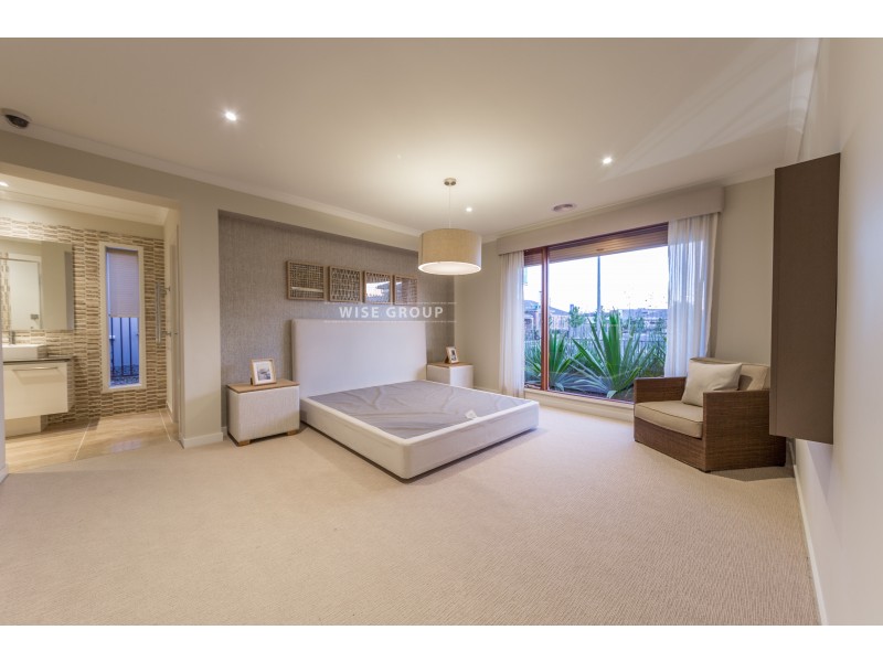 12 Keighery Drive, Clyde North VIC 3978