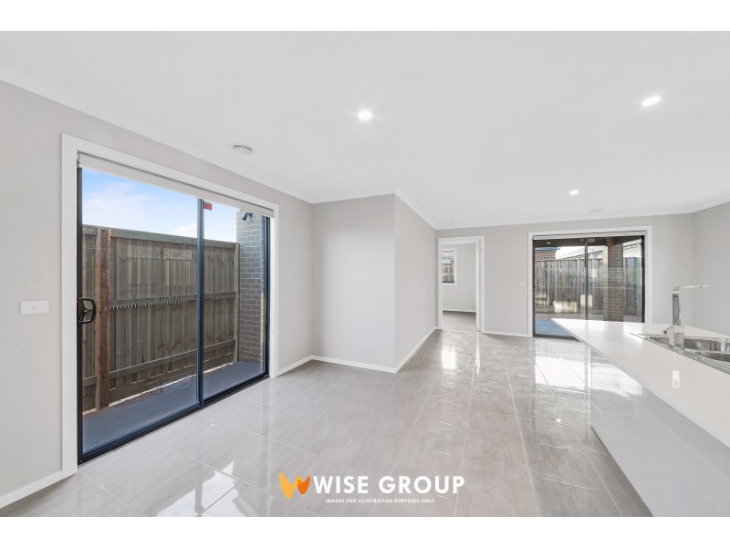 42 Bernardins Street, Clyde North VIC 3978