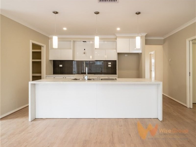 24 Wilkiea Crescent, Cranbourne North VIC 3977