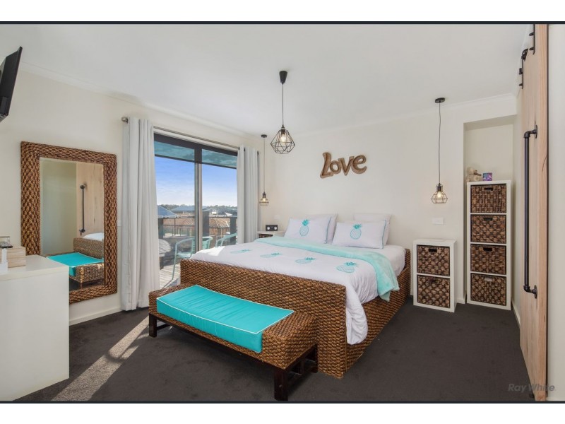 9 Waterford Drive, Cowes VIC 3922