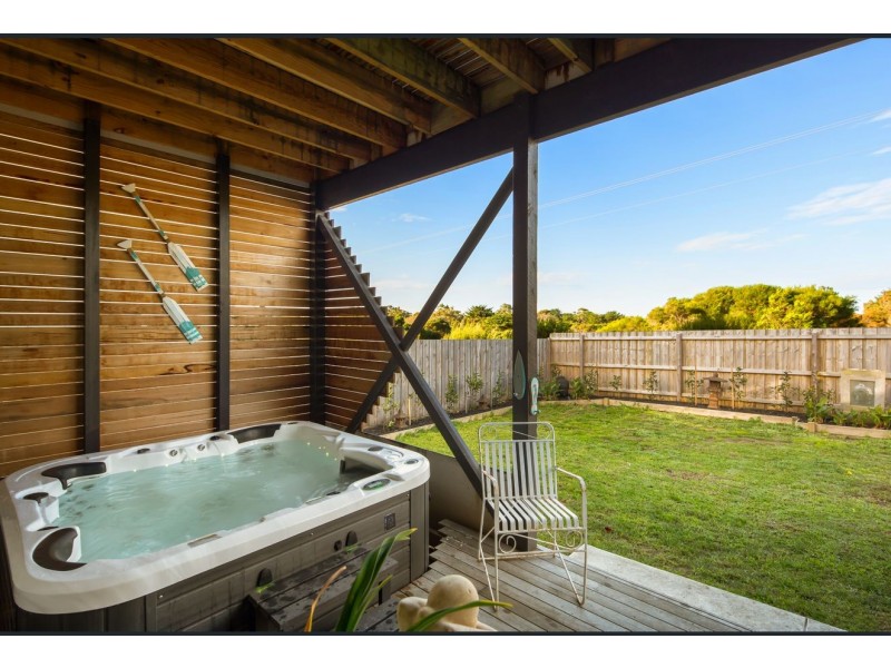 9 Waterford Drive, Cowes VIC 3922