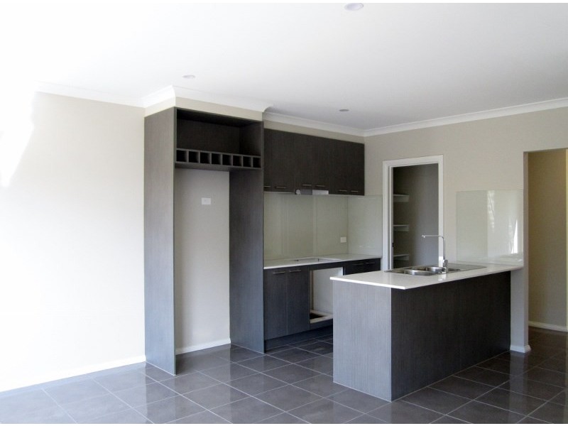 36 Wilkiea Crescent, Cranbourne North VIC 3977