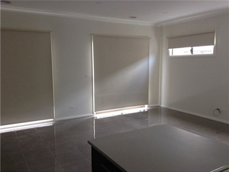 36 Wilkiea Crescent, Cranbourne North VIC 3977