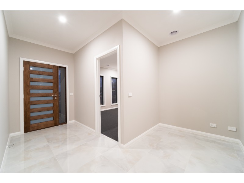 1 Michigan Road, Clyde VIC 3978