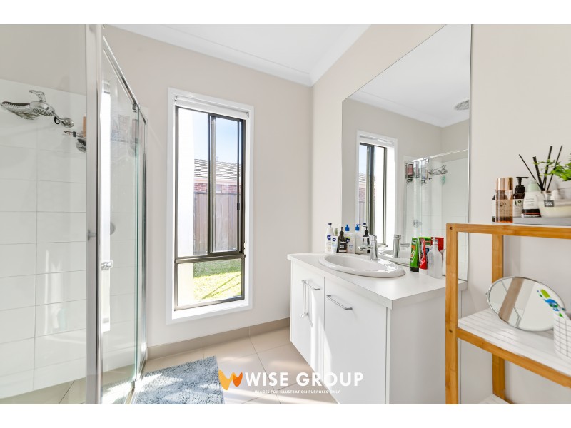 38 Victoria Place, Pakenham VIC 3810