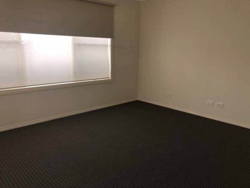 11 McCallum Drive, Cranbourne East VIC 3977