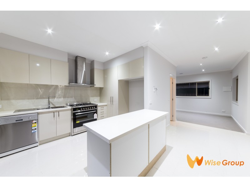 1/13-15 Henry Street, Pakenham VIC 3810