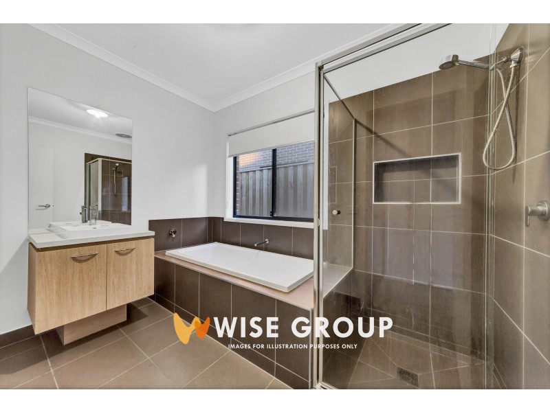 37 Rathberry Circuit, Clyde North VIC 3978
