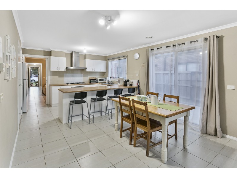 53 Chantenay Parade, Cranbourne North VIC 3977