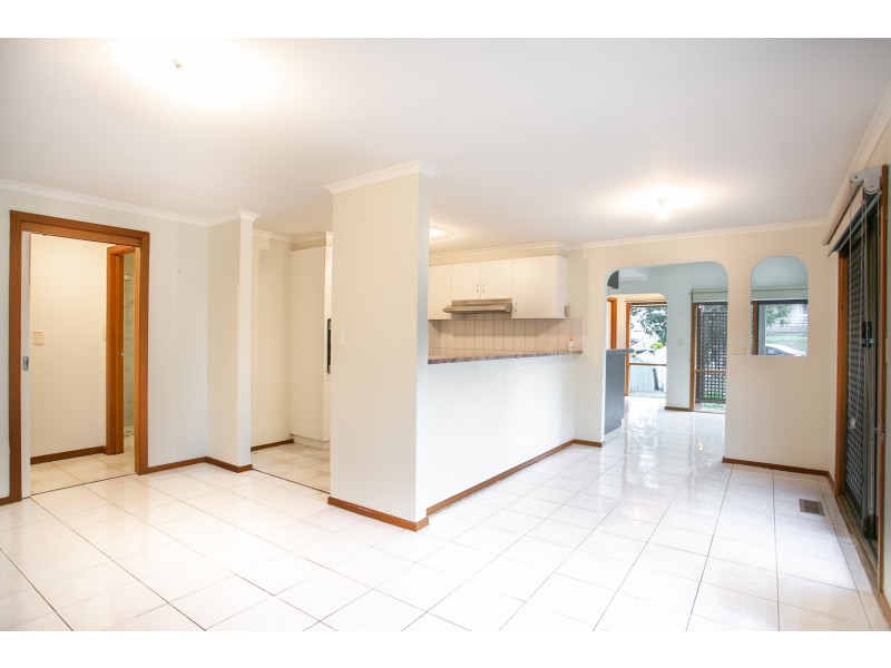 12 Kanumbra Court, Hallam VIC 3803