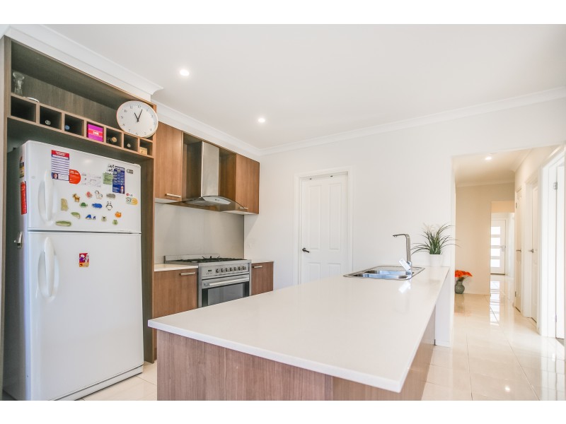 49A Wilkiea Cr, Cranbourne North VIC 3977