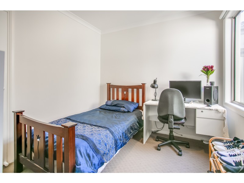 49A Wilkiea Cr, Cranbourne North VIC 3977