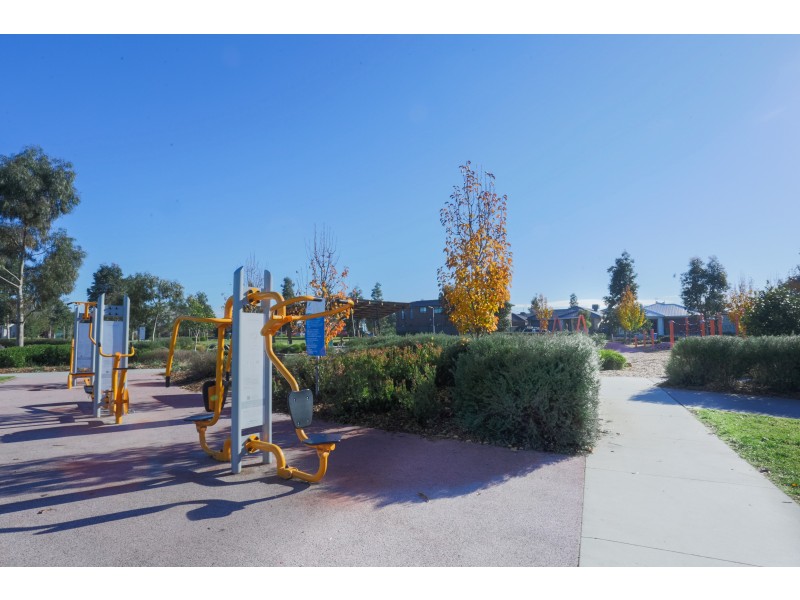 49A Wilkiea Cr, Cranbourne North VIC 3977