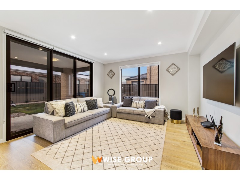 17 Epsom Lane, Cranbourne North VIC 3977