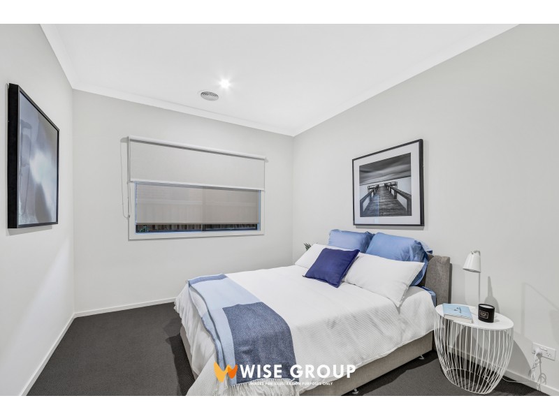 22 Colonnade street, Clyde North VIC 3978