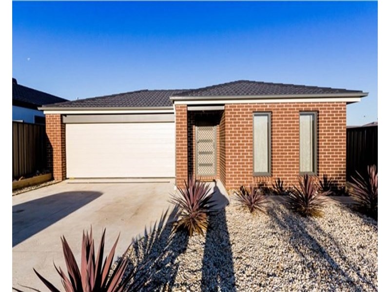 39 Botham Crescent, Pakenham VIC 3810
