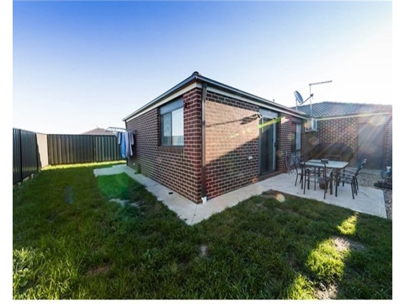 39 Botham Crescent, Pakenham VIC 3810