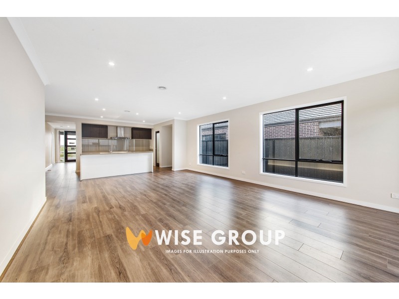 35 Winchcombe Way, Cranbourne North VIC 3977