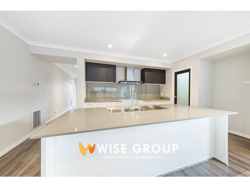 35 Winchcombe Way, Cranbourne North VIC 3977