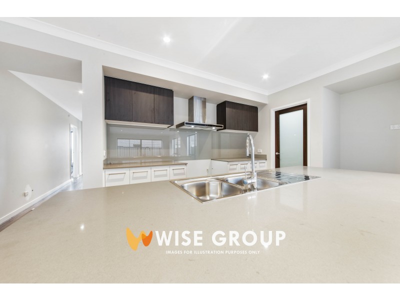 35 Winchcombe Way, Cranbourne North VIC 3977