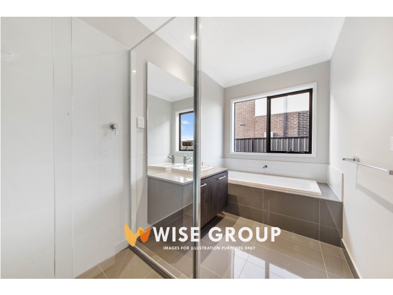 35 Winchcombe Way, Cranbourne North VIC 3977