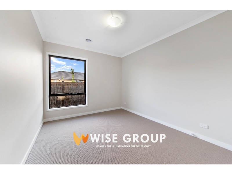 35 Winchcombe Way, Cranbourne North VIC 3977