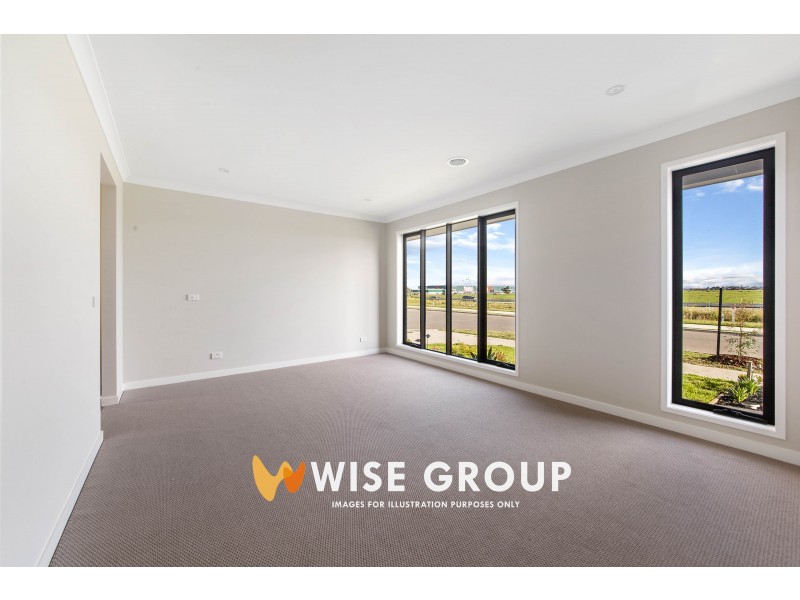 35 Winchcombe Way, Cranbourne North VIC 3977