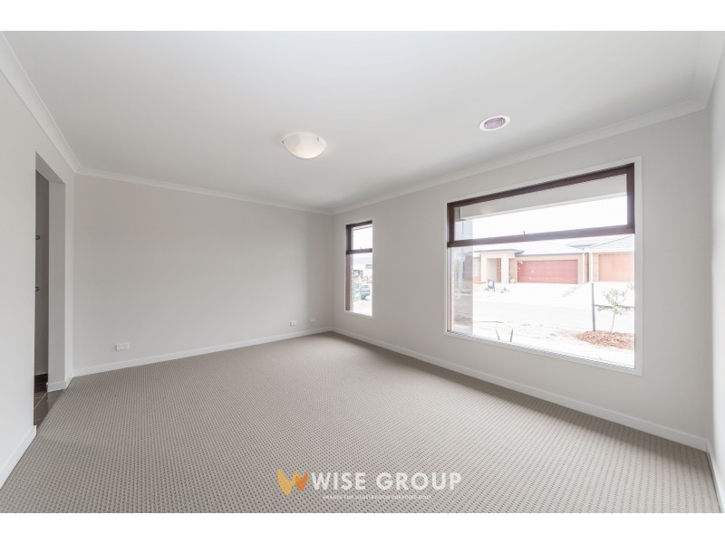 14 Mahal Drive, Clyde North VIC 3978