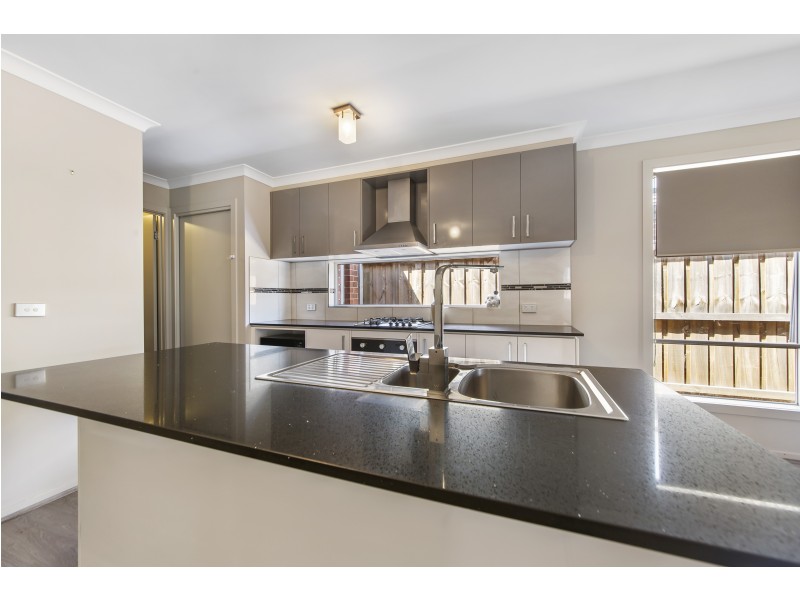 43 Arlington Avenue, Pakenham VIC 3810