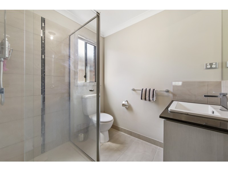 43 Arlington Avenue, Pakenham VIC 3810