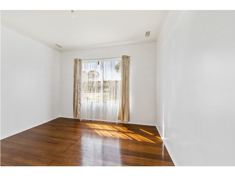 27 Chestnut Drive, Doveton VIC 3177